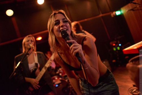 01-2023-05489 - The Beaches (CAN)