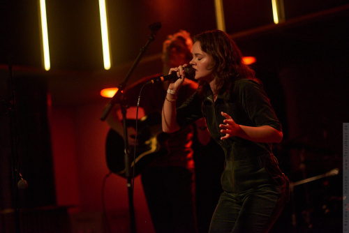 01-2024-00480 - She's The Moon (DK)