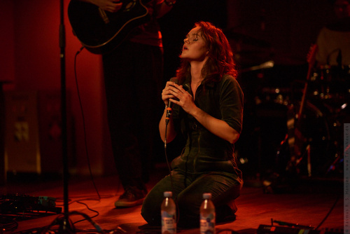 01-2024-00487 - She's The Moon (DK)