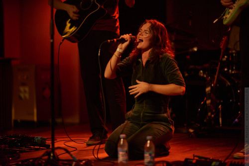 01-2024-00489 - She's The Moon (DK)