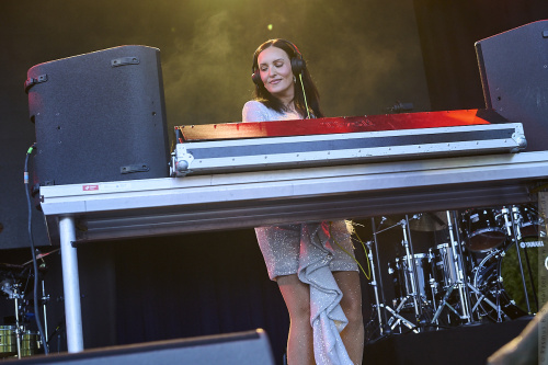 01-2024-04084 - DJ Tia Turn Tables (DK)