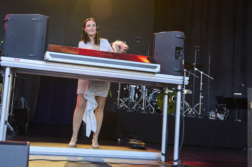 01-2024-04086 - DJ Tia Turn Tables (DK)