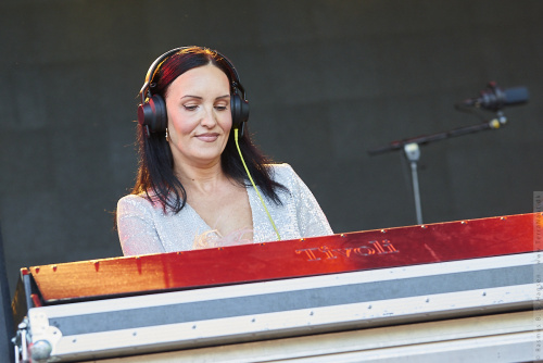 01-2024-04090 - DJ Tia Turn Tables (DK)