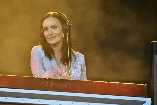 01-2024-04101 - DJ Tia Turn Tables (DK)