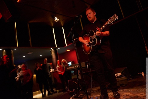 01-2016-00241 - Gavin James (IRL)