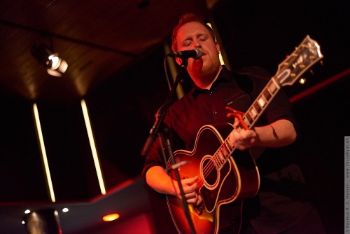 01-2016-00242 - Gavin James (IRL)