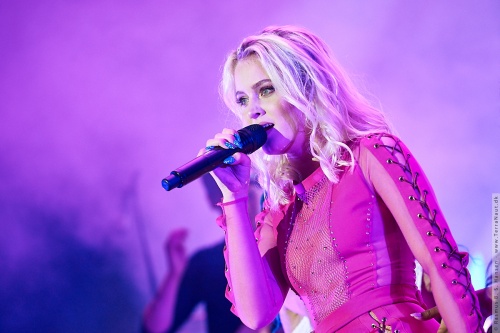 01-2016-02021 - Zara Larsson (SE)