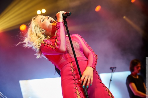 01-2016-02041 - Zara Larsson (SE)