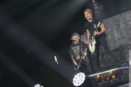 01-2015-00852 - 5 Seconds Of Summer (AUS)