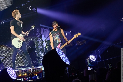 01-2015-00857 - 5 Seconds Of Summer (AUS)