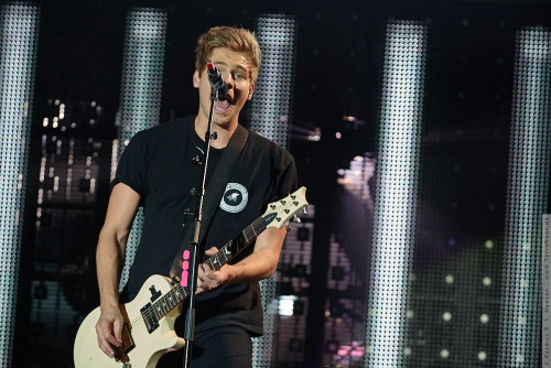 01-2015-00873 - 5 Seconds Of Summer (AUS)