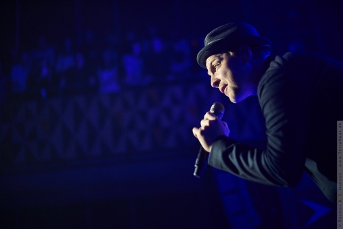 01-2014-00498 - Gavin Degraw (US)