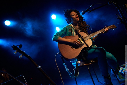 01-2014-01082 - Valerie June (US)