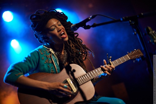 01-2014-01096 - Valerie June (US)