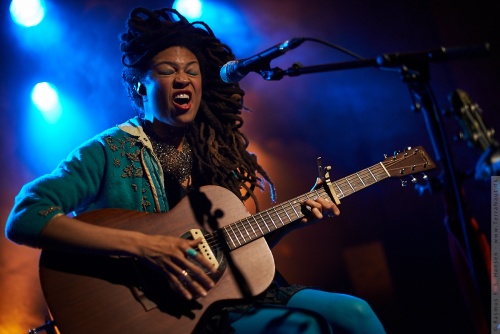 01-2014-01099 - Valerie June (US)