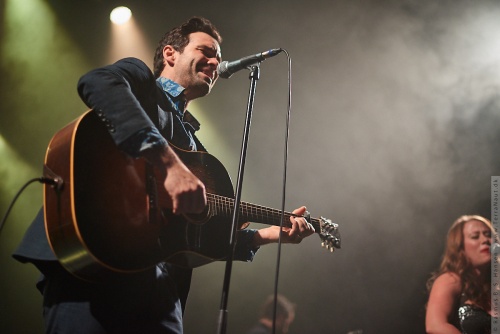 01-2018-00071 - The Lone Bellow (US)