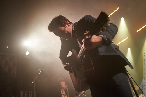 01-2018-00090 - The Lone Bellow (US)