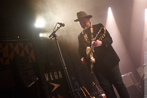 01-2018-00101 - The Lone Bellow (US)