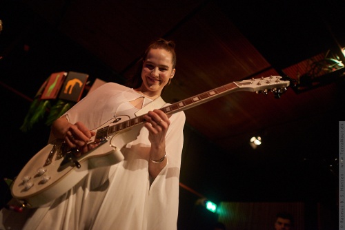 01-2018-00483 - Sofi Tukker (US)