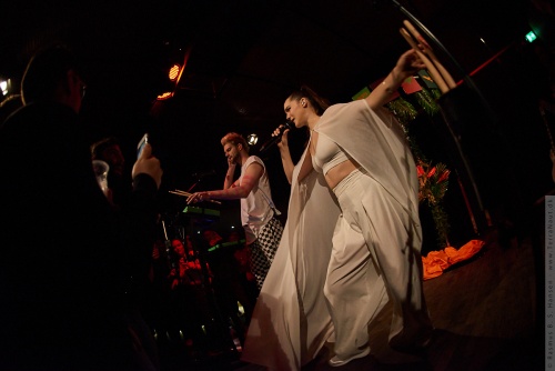 01-2018-00496 - Sofi Tukker (US)