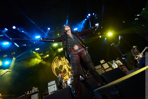 01-2018-02307 - The Hollywood Vampires (US)