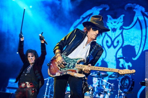 01-2018-02325 - The Hollywood Vampires (US)