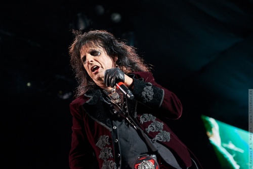 01-2018-02327 - The Hollywood Vampires (US)