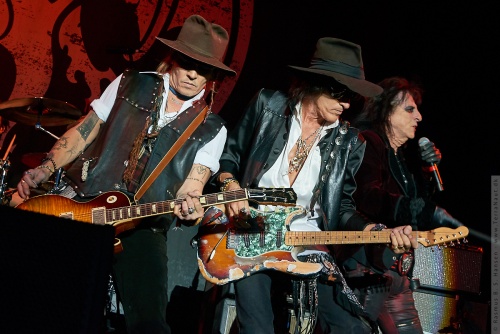 01-2018-02333 - The Hollywood Vampires (US)