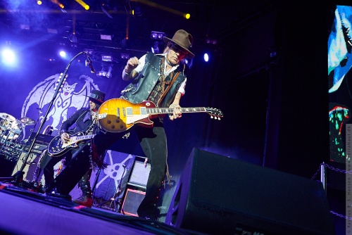 01-2018-02352 - The Hollywood Vampires (US)