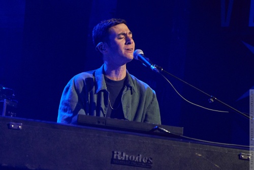 01-2018-03832 - Joey Dosik (US)