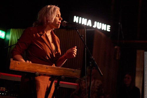 01-2019-03294 - Nina June (HOL)