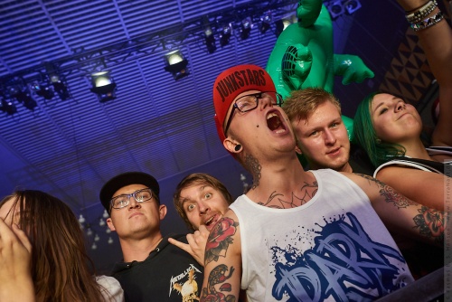 01-2013-08675 - Parkway Drive (US)